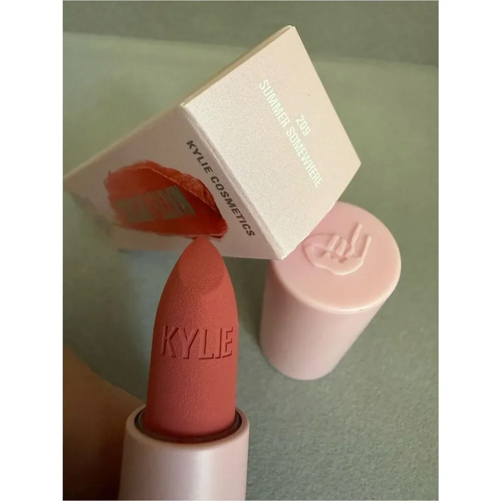 KYLIE COSMETICS MATTE LIPSTICK 209 SUMMER SOMEWHERE PINK CORAL